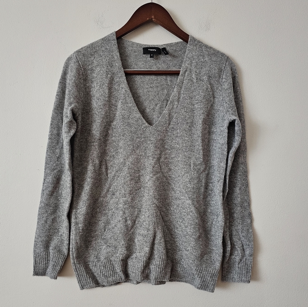 Theory Adrianna cashmere sweater